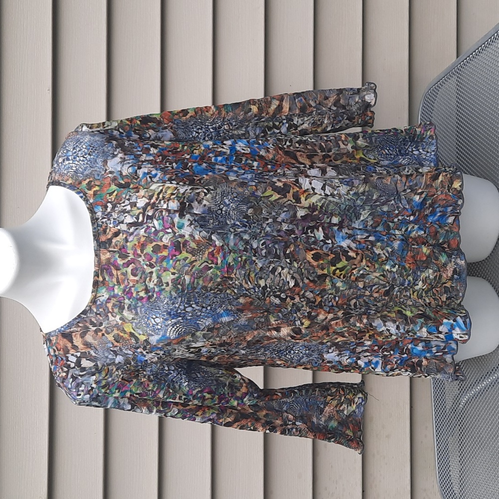 Sno Skins Colorful Hi Lo  Blouse Size  Large